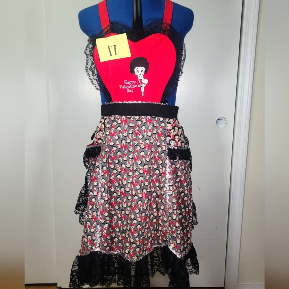 Aprons - Picture 2 of 9
